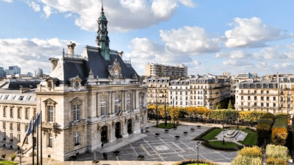 Vue sur l'Hôtel de Ville de Levallois-Perret, un emplacement idéal pour un investissement locatif studio accompagné par Early Birds Paris