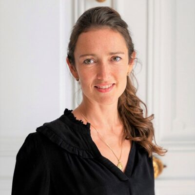 Portrait d'une chasseuse d'appartement professionnelle à Paris et dans les Hauts-de-Seine, membre de l'équipe Early Birds Paris