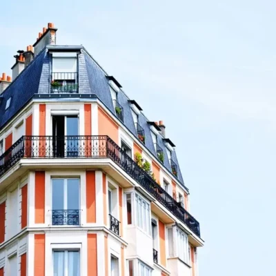 Négocier et sécuriser un compromis de vente avec un chasseur d’appartement à Paris.