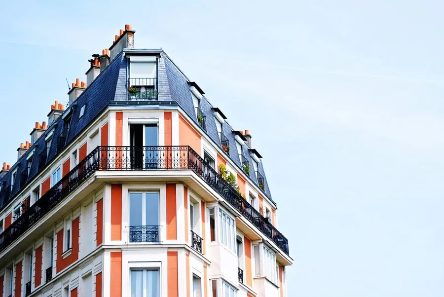 Négocier et sécuriser un compromis de vente avec un chasseur d’appartement à Paris.