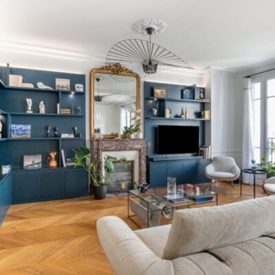 Grâce à Early Birds Paris, Cathy et Fabrice ont trouvé cet appartement lumineux dans le 15e arrondissement, avec une décoration moderne et personnalisée.