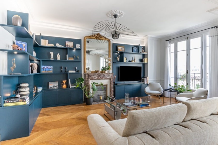 Grâce à Early Birds Paris, Cathy et Fabrice ont trouvé cet appartement lumineux dans le 15e arrondissement, avec une décoration moderne et personnalisée.