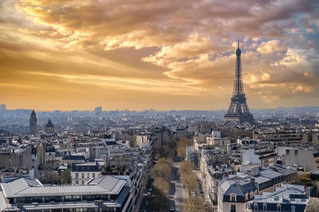 Paris vu d’en haut : panorama haussmannien et Tour Eiffel
