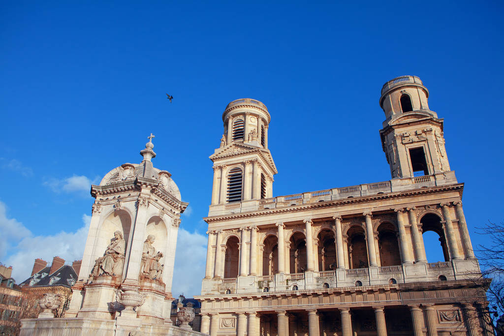 Façade de l’église Saint-Sulpice à Paris, monument emblématique du 6e arrondissement.