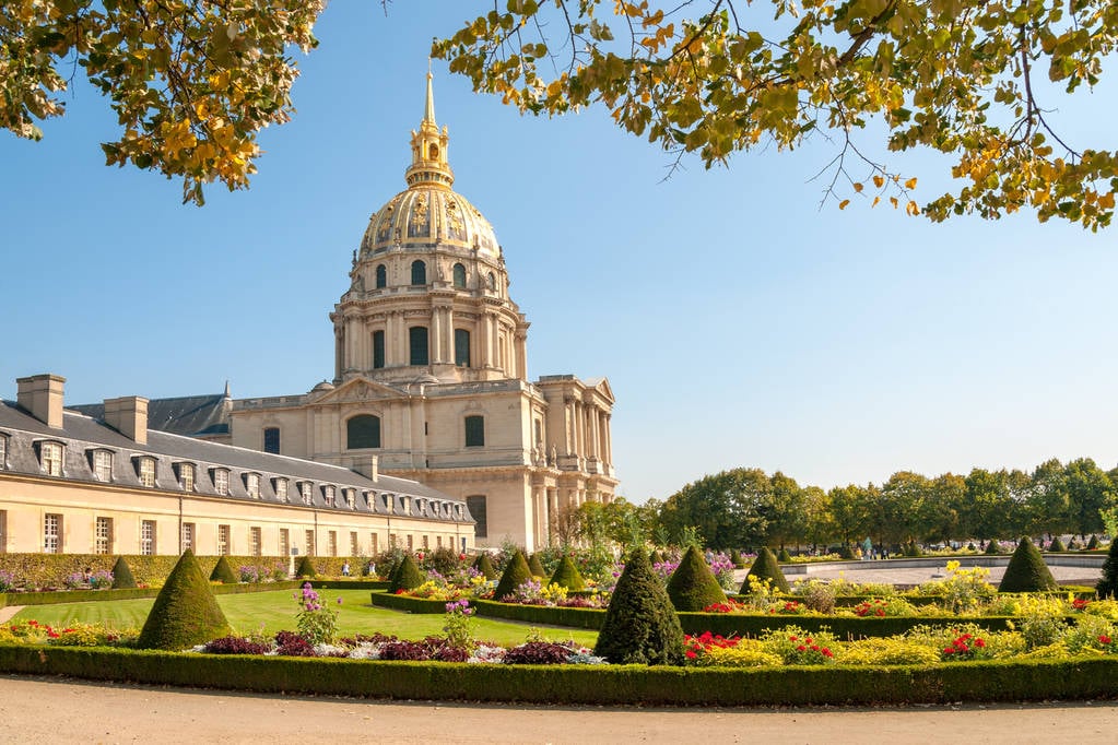 Hôtel des Invalides et ses jardins dans le 7ᵉ arrondissement de Paris