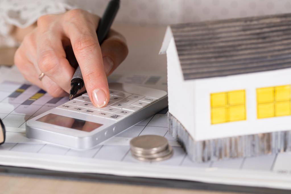 Anticipation du calcul de la plus-value immobilière avant une vente à Paris