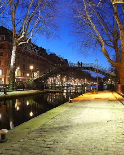 Canal Saint-Martin à Paris 10, ambiance nocturne et environnement urbain