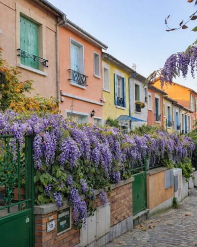 Rue de la Mouzaïa à Paris 19, maisons basses et environnement calme recherché par les familles