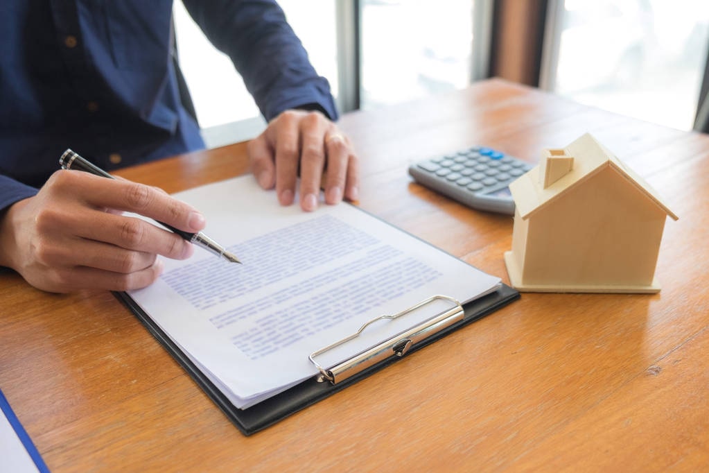 Revue des conditions d’un contrat immobilier dans le cadre d’une vente en cascade